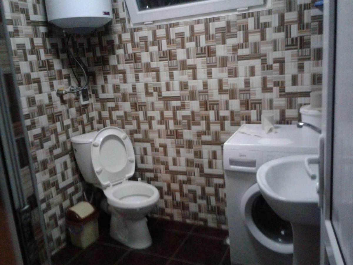Levani'S Guesthouse Sugdidi Exterior foto